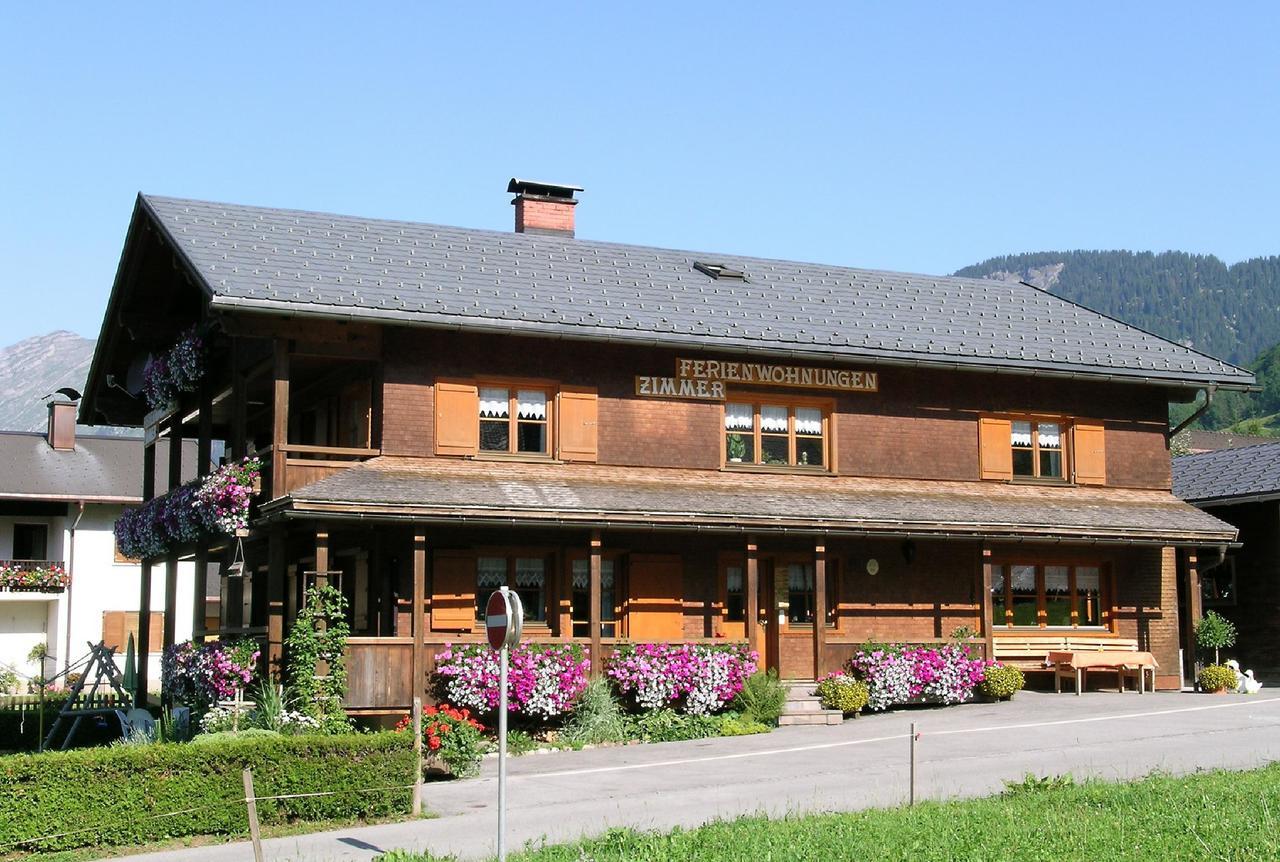 Ferienbauernhof Moosbrugger Apartment Schoppernau Exterior photo